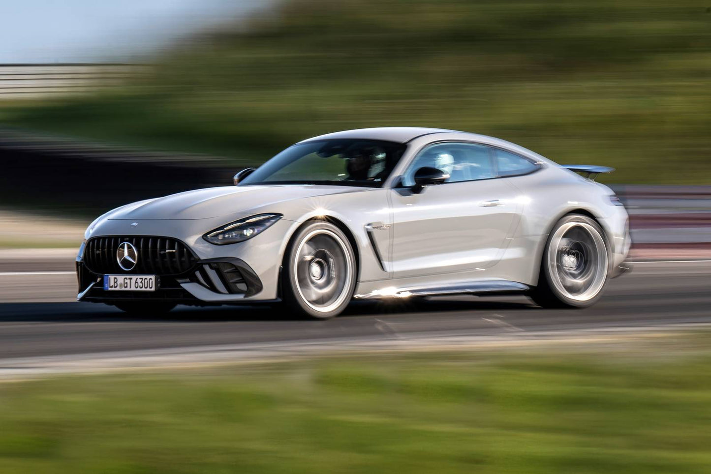 2025 Mercedes-Benz AMG GT 63 PRO 4MATIC+ 2dr Coupe AWD (4.0L 8cyl Turbo 9A)