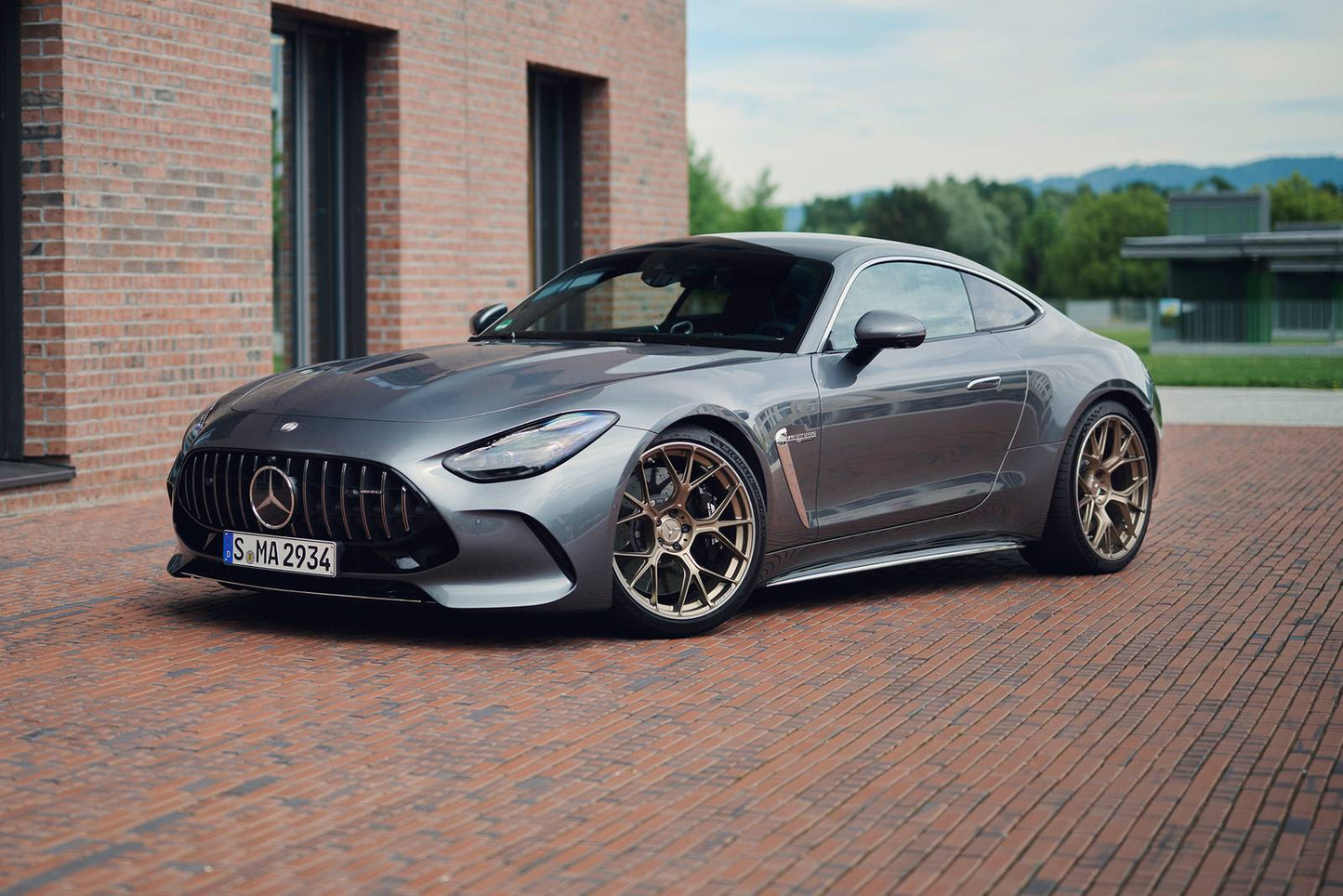 2025 Mercedes-Benz AMG GT 43 4dr Sedan AWD (3.0L 6cyl Turbo gas/electric mild hybrid 9A)