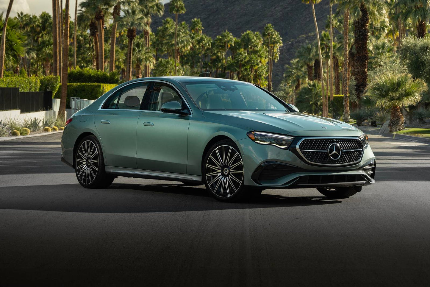2025 Mercedes-Benz E-Class E 450 4MATIC 4dr Sedan AWD (3.0L 6cyl Turbo gas/electric mild hybrid 9A)