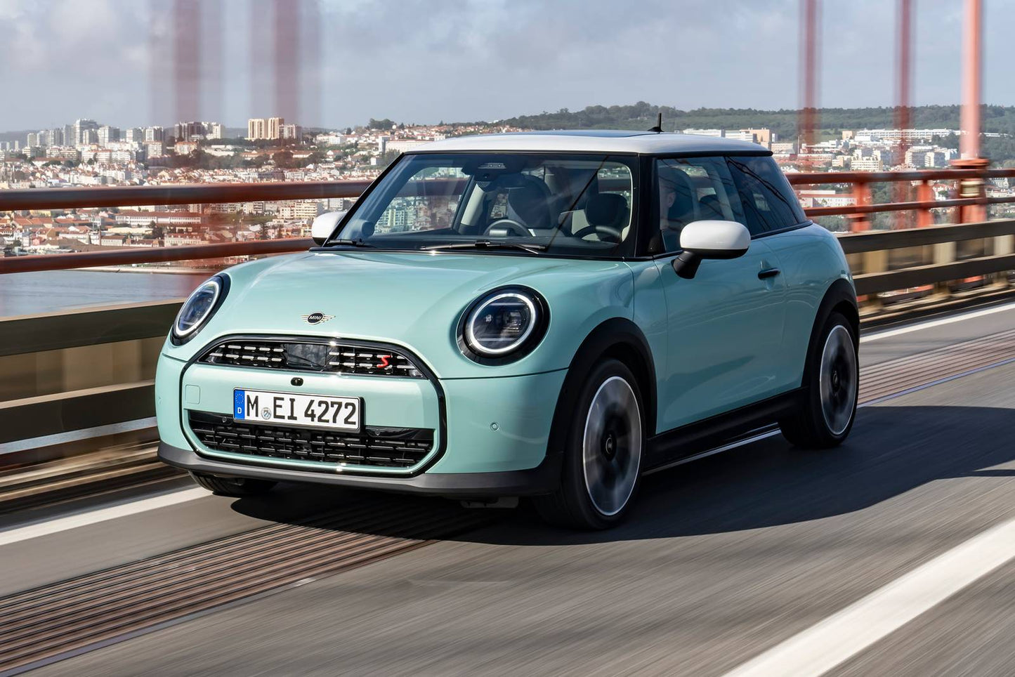 2025 MINI Cooper JCW Signature 2dr Hatchback (2.0L 4cyl Turbo 7AM)