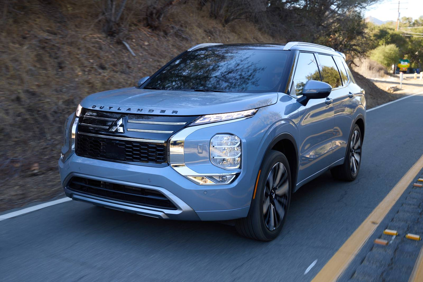 2025 Mitsubishi Outlander ES 4dr SUV AWD (2.5L 4cyl CVT)