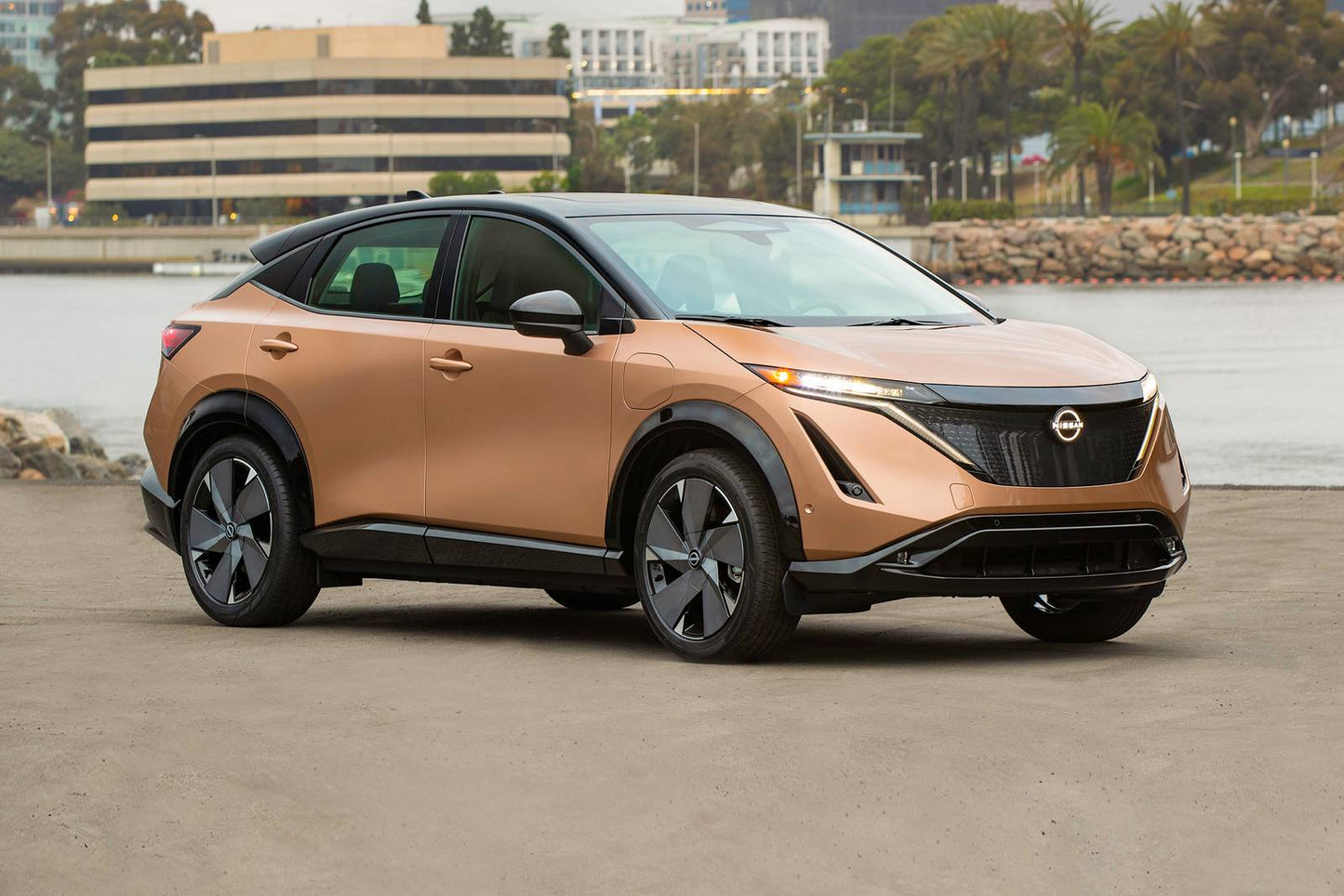 2025 Nissan ARIYA Platinum+ e-4ORCE 4dr SUV AWD w/20" Wheels (electric DD)
