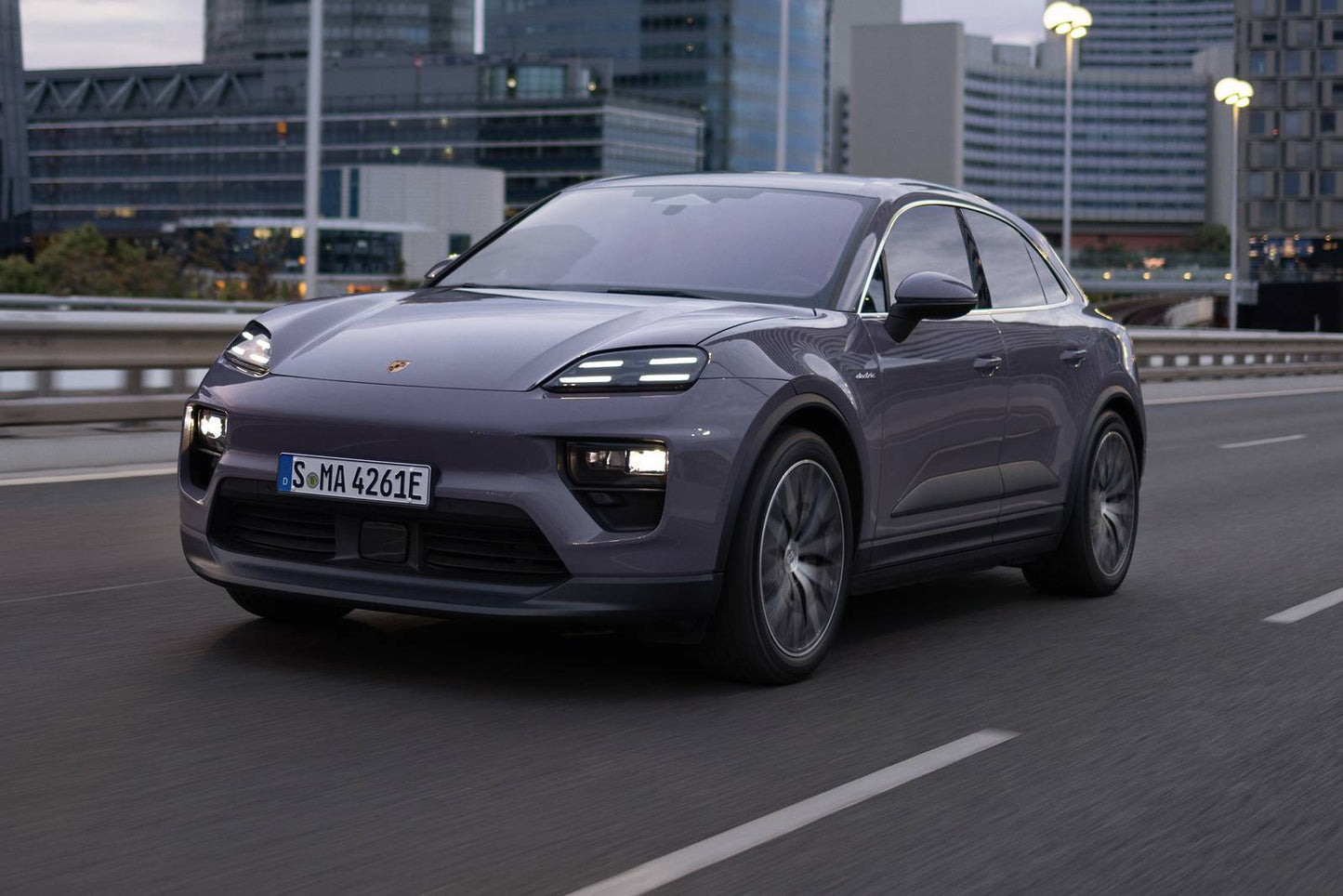 2025 Porsche Macan Electric 4dr SUV (electric DD)