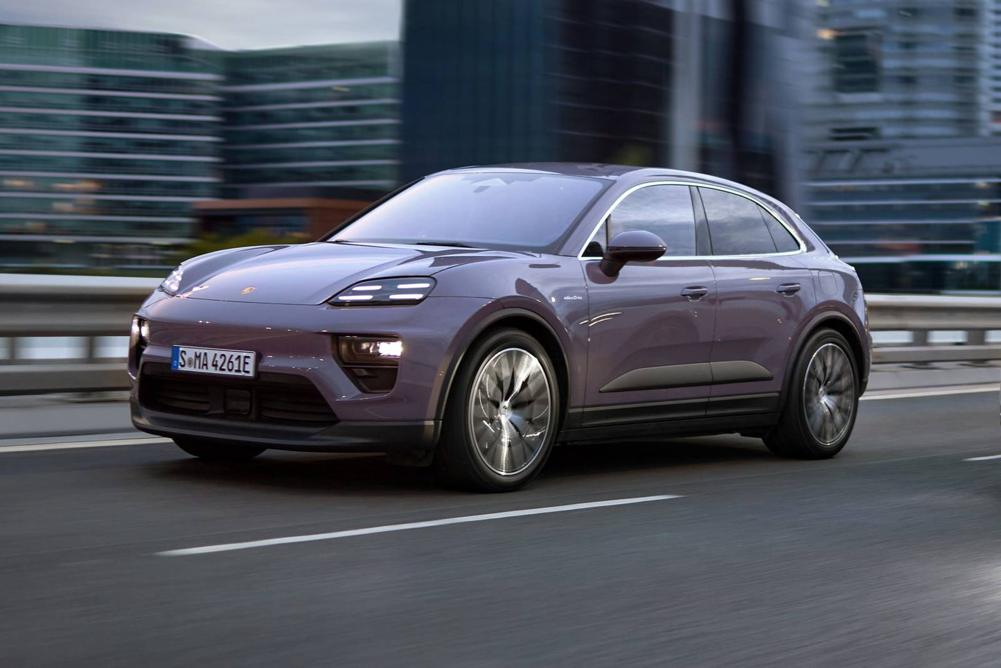 2025 Porsche Macan Electric 4dr SUV (electric DD)