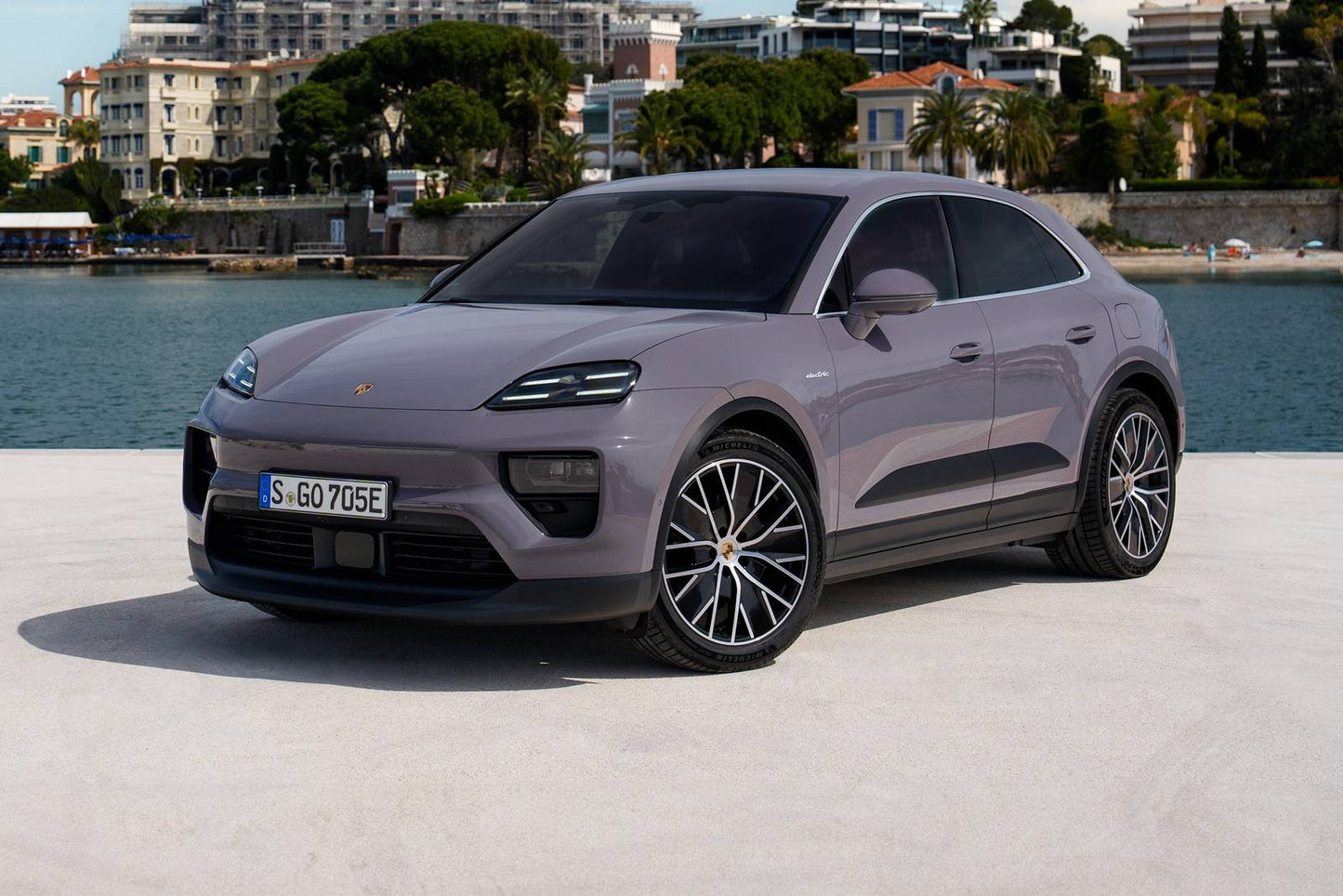 2025 Porsche Macan Electric 4dr SUV (electric DD)