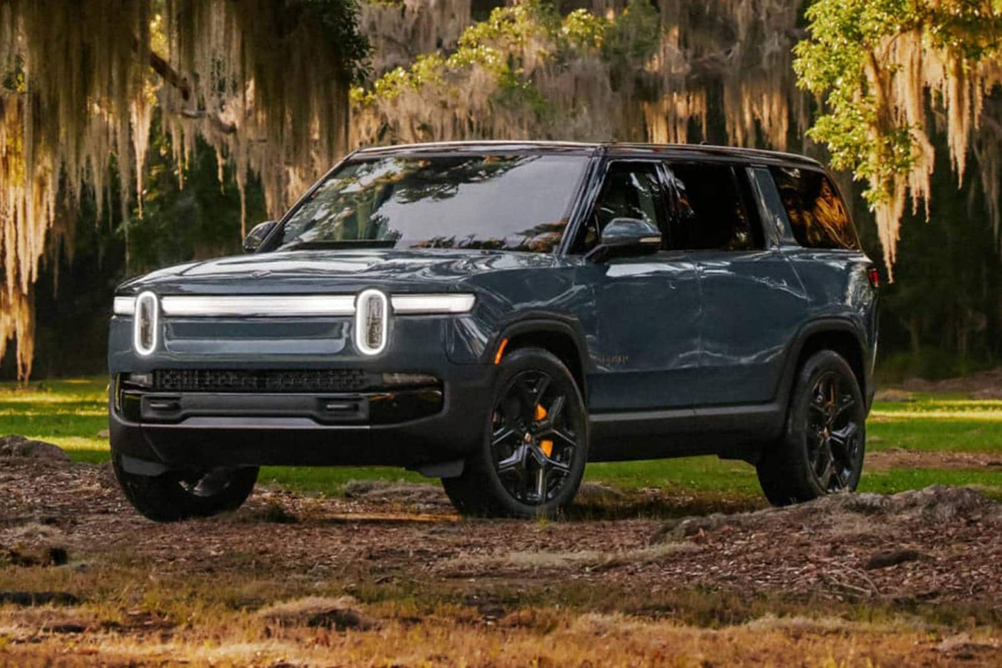 2025 Rivian R1S Dual 4dr SUV AWD w/Large Battery, Adventure Interior (electric DD)