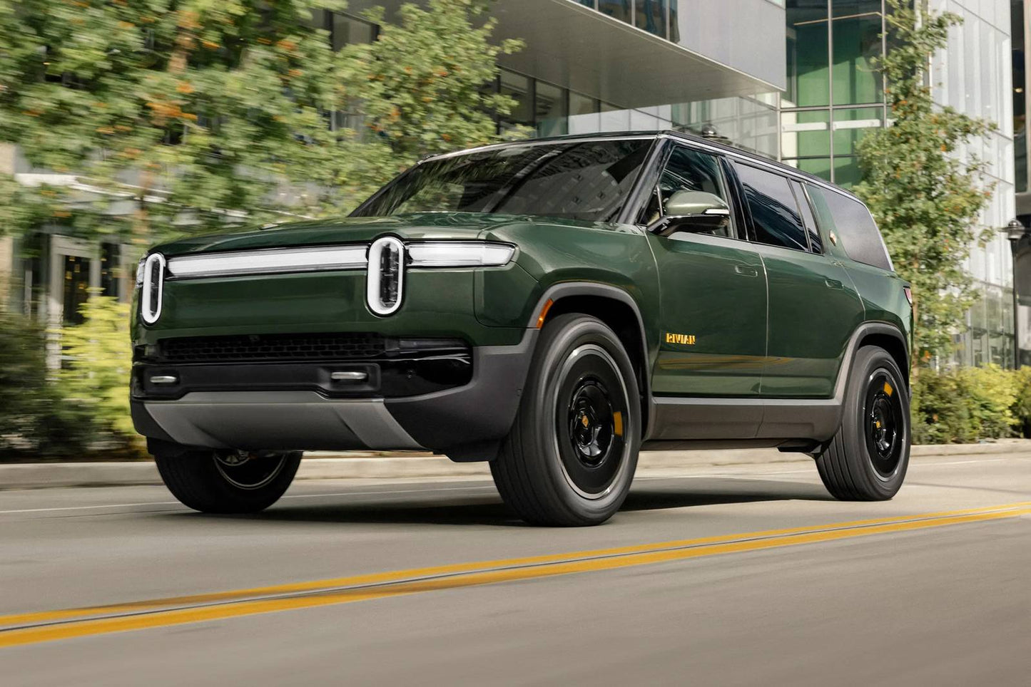 2025 Rivian R1S California Dune 4dr SUV AWD w/Max Battery (electric DD)