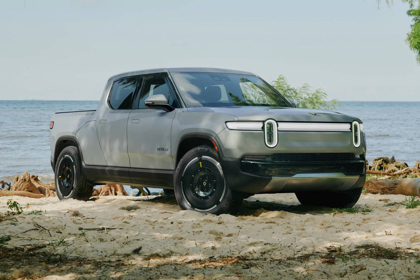 2025 Rivian R1T California Dune 4dr Crew Cab AWD SB w/Max Battery (electric DD)