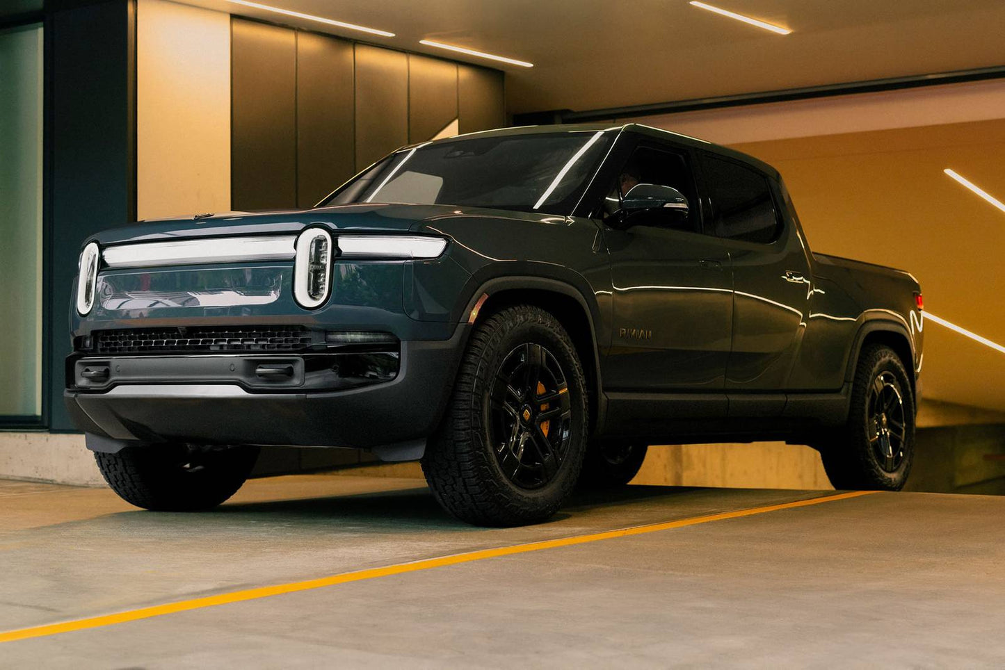 2025 Rivian R1T California Dune 4dr Crew Cab AWD SB w/Max Battery (electric DD)