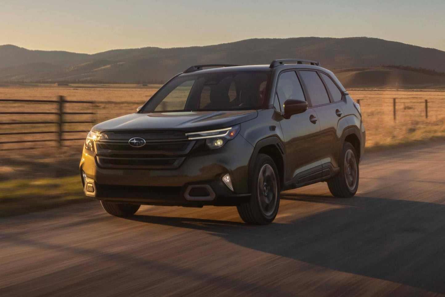 2025 Subaru Forester Premium Hybrid 4dr SUV AWD (2.5L 4cyl gas/electric hybrid CVT)