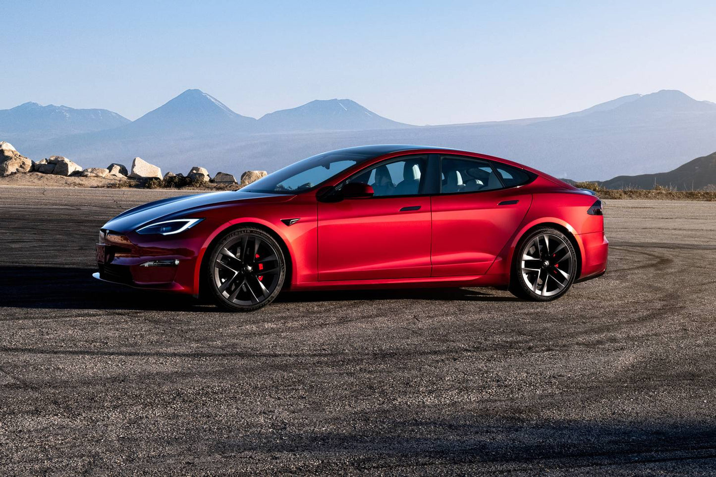 2025 Tesla Model S 4dr Sedan AWD (electric DD)