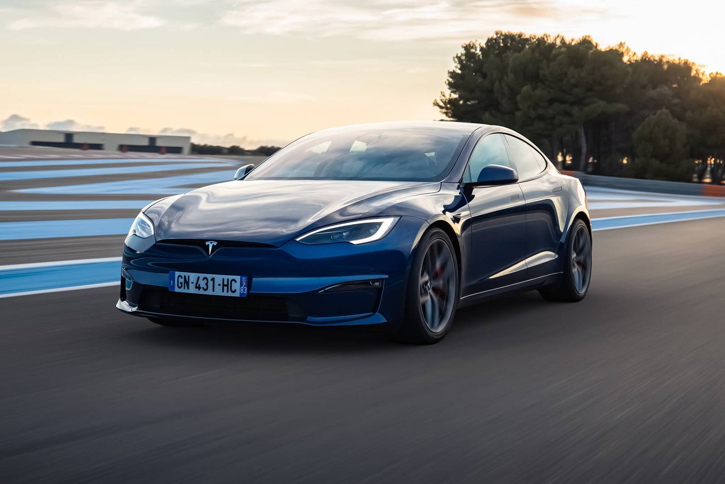 2025 Tesla Model S 4dr Sedan AWD (electric DD)