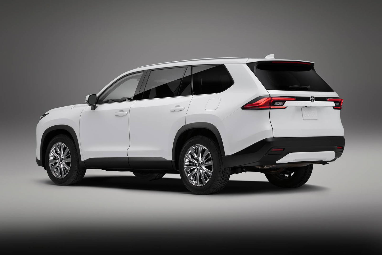 2025 Toyota Grand Highlander XLE 4dr SUV (2.4L 4cyl Turbo 8A)