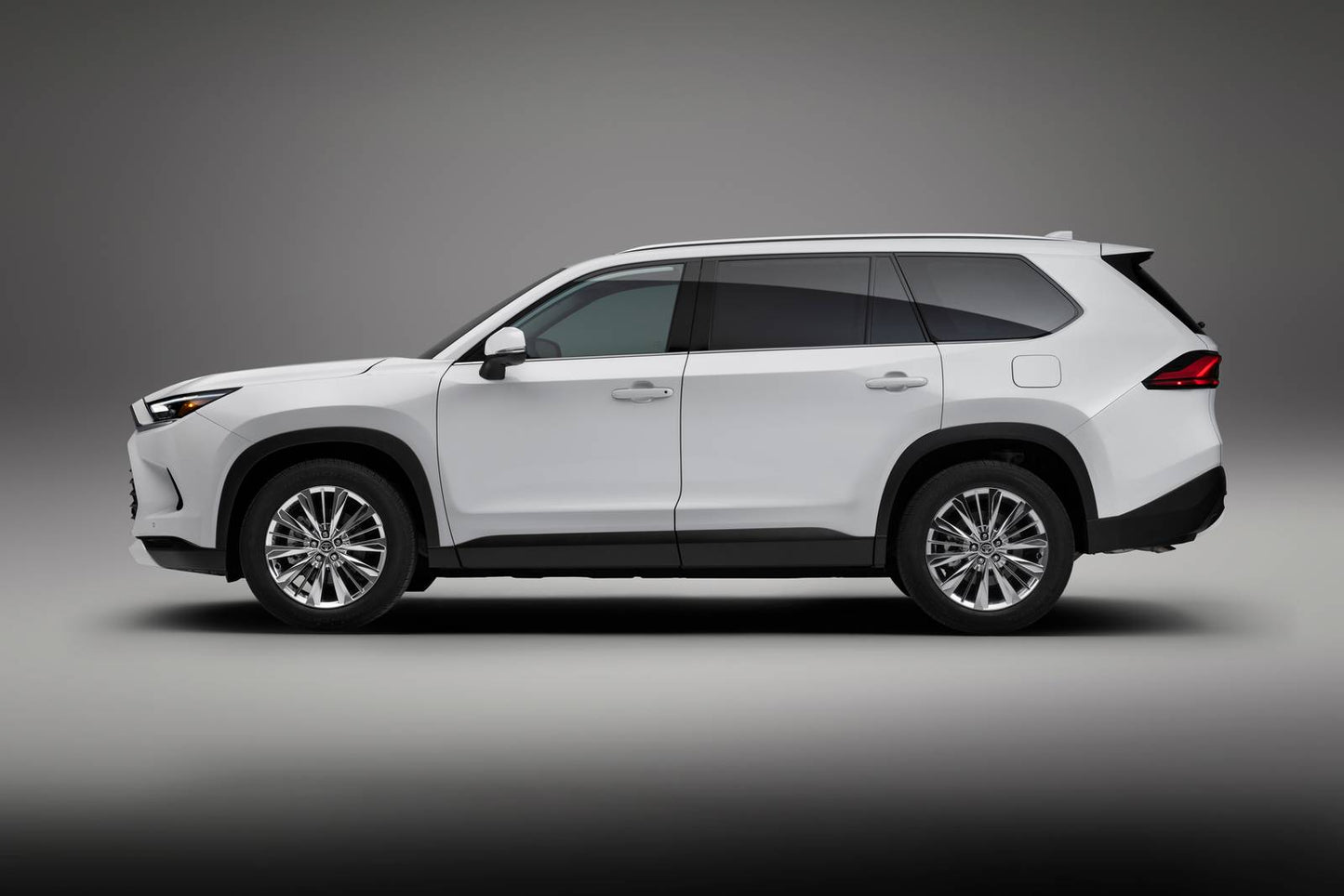 2025 Toyota Grand Highlander XLE 4dr SUV (2.4L 4cyl Turbo 8A)