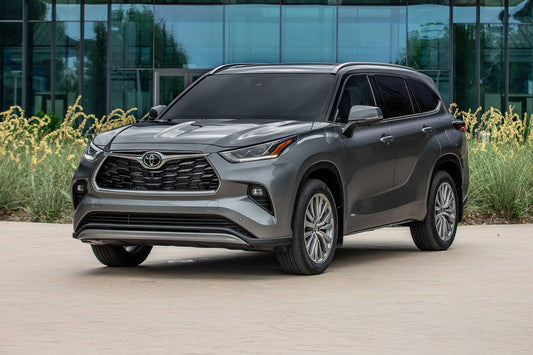 2025 Toyota Highlander Hybrid XLE Nightshade 4dr SUV AWD (2.5L 4cyl gas/electric hybrid CVT)