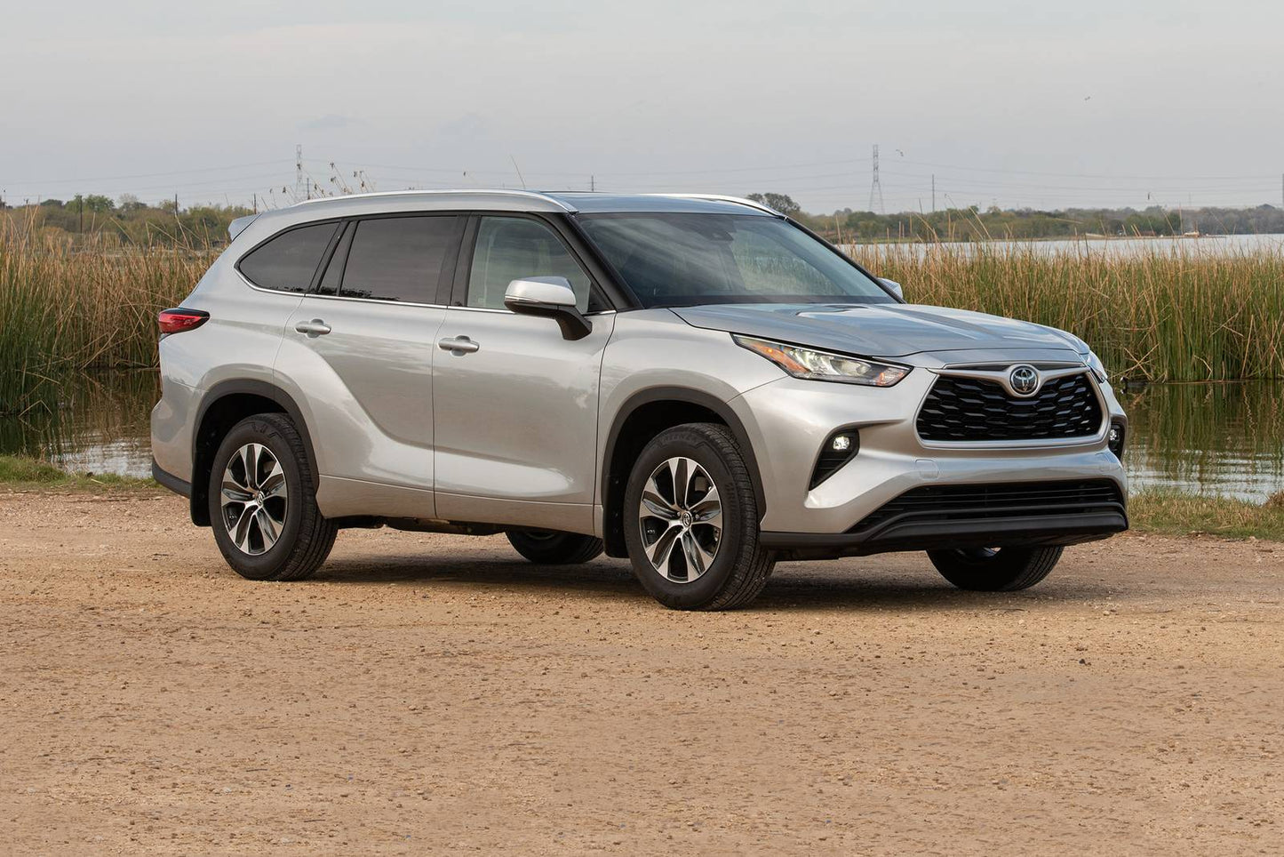 2025 Toyota Highlander LE 4dr SUV AWD (2.4L 4cyl Turbo 8A)