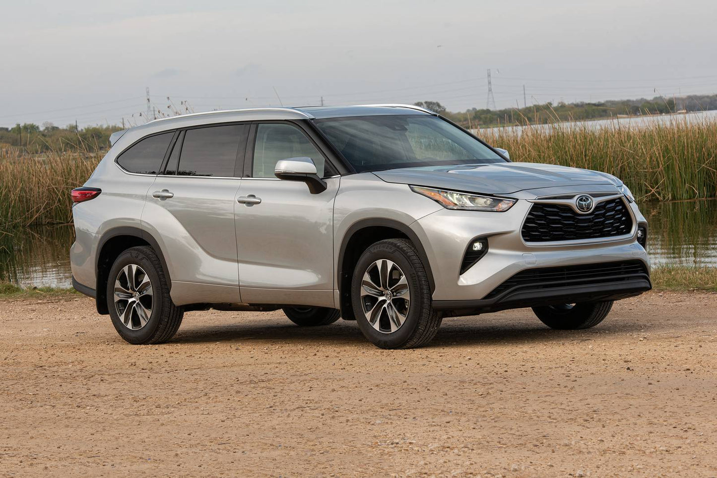 2025 Toyota Highlander LE 4dr SUV AWD (2.4L 4cyl Turbo 8A)