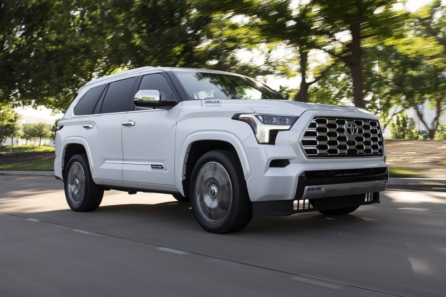 2025 Toyota Sequoia SR5 4dr SUV (3.4L 6cyl Turbo gas/electric hybrid 10A)