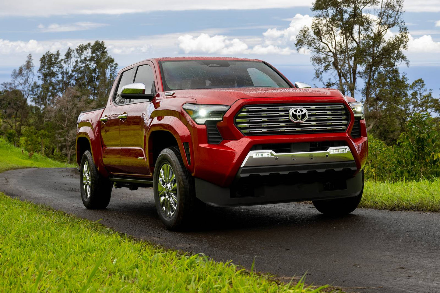 2025 Toyota Tacoma TRD Off-Road 4dr Double Cab 4WD 5.0 ft. SB (2.4L 4cyl Turbo gas/electric hybrid 8A)