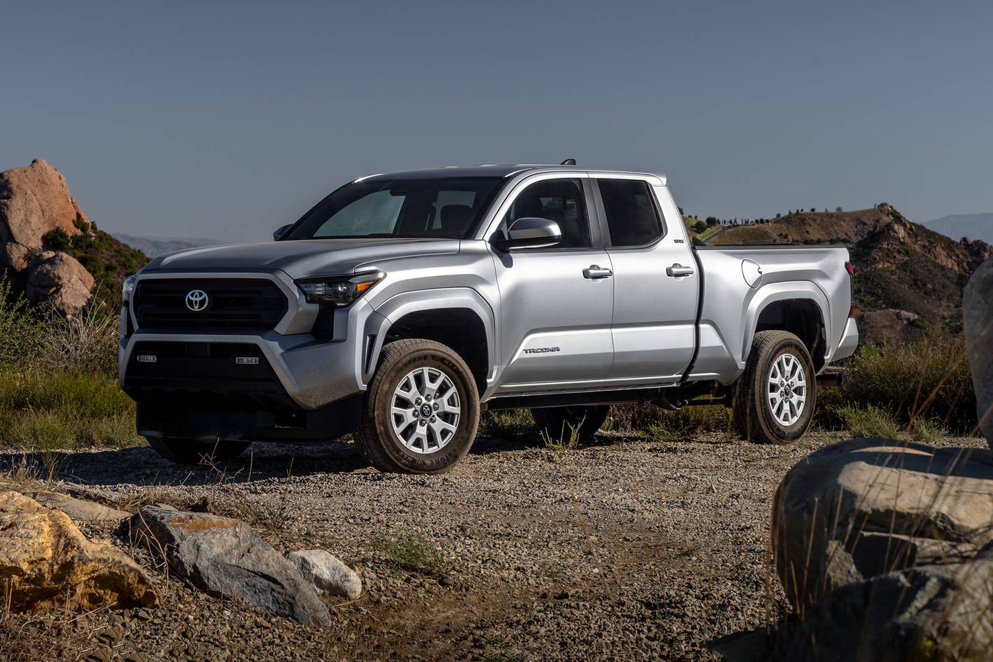 2025 Toyota Tacoma TRD Off-Road 4dr Double Cab 4WD 5.0 ft. SB (2.4L 4cyl Turbo gas/electric hybrid 8A)