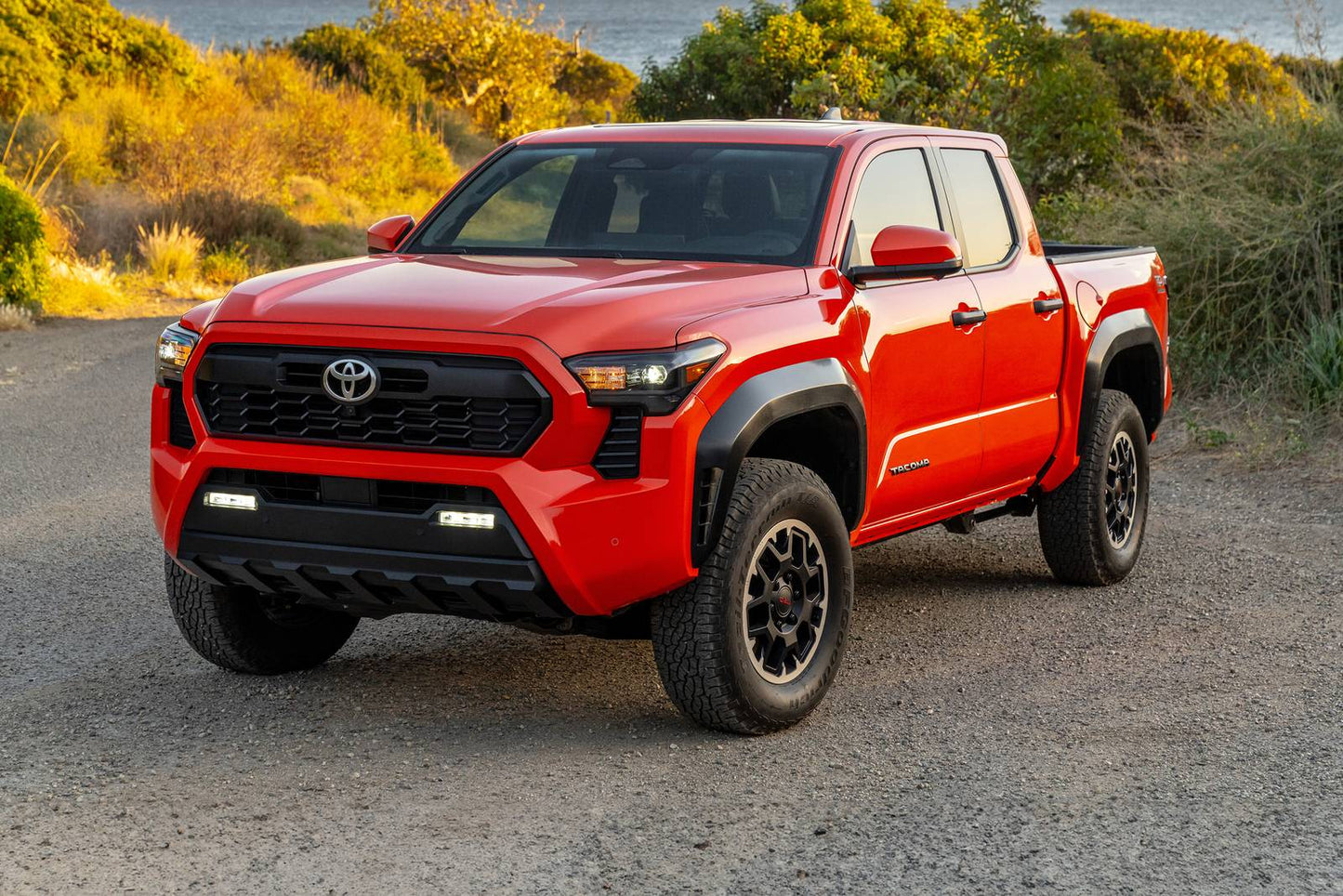 2025 Toyota Tacoma TRD Off-Road 4dr Double Cab 4WD 5.0 ft. SB (2.4L 4cyl Turbo gas/electric hybrid 8A)
