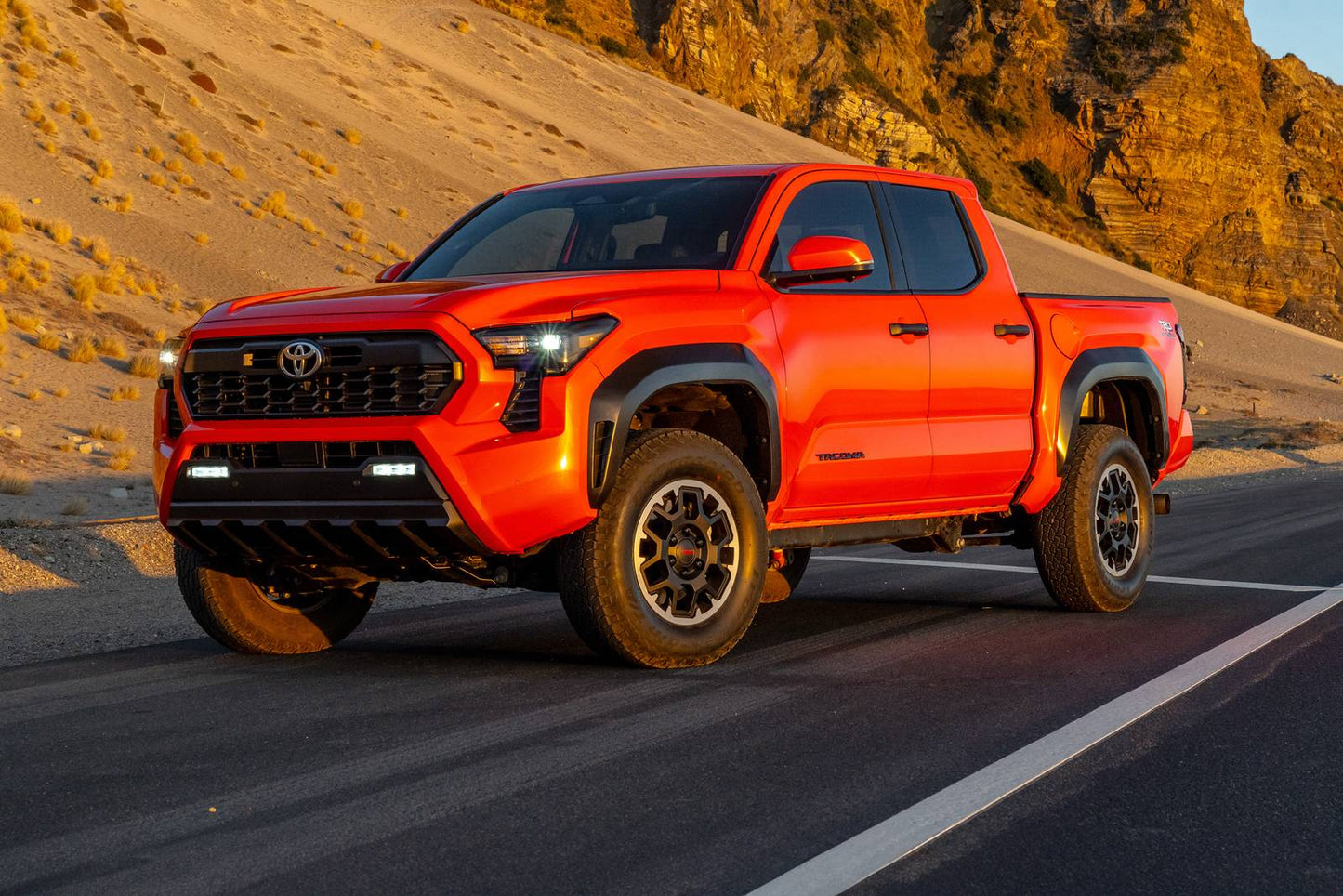 2025 Toyota Tacoma TRD Off-Road 4dr Double Cab 4WD 5.0 ft. SB (2.4L 4cyl Turbo gas/electric hybrid 8A)