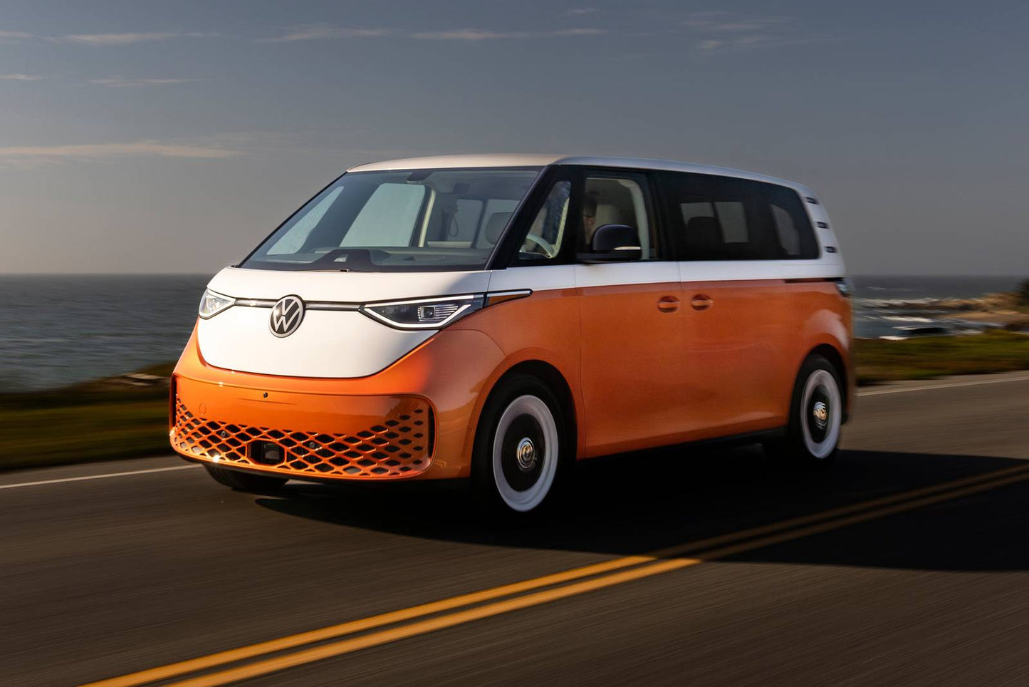 2025 Volkswagen ID. Buzz Pro S 4dr Minivan w/Two-Tone Paint (electric DD)