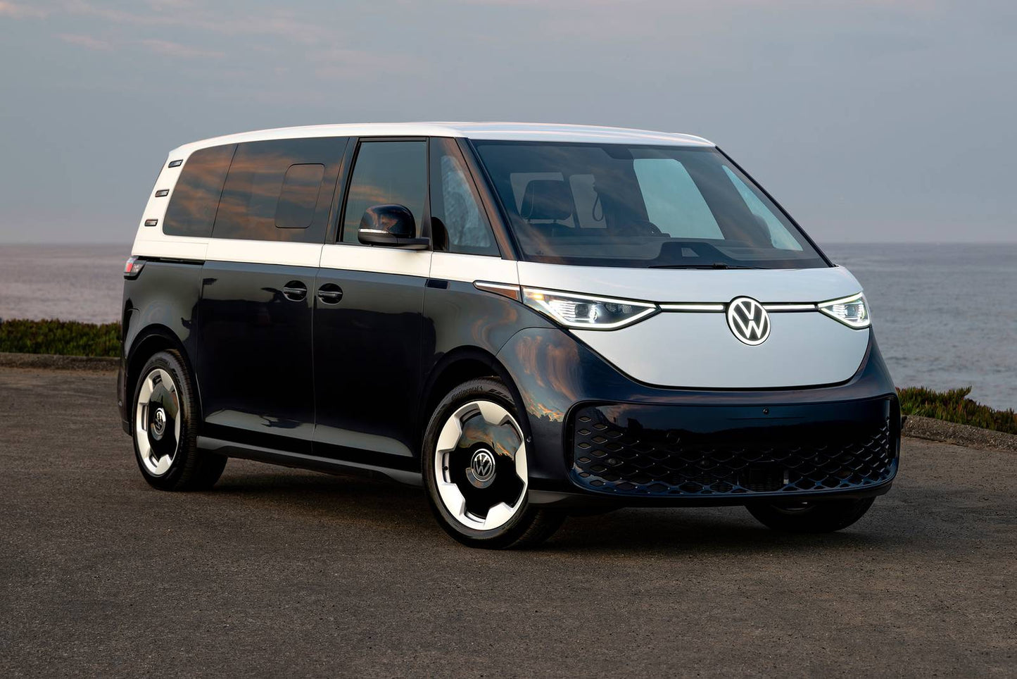 2025 Volkswagen ID. Buzz 1st Edition 4dr Minivan (electric DD)