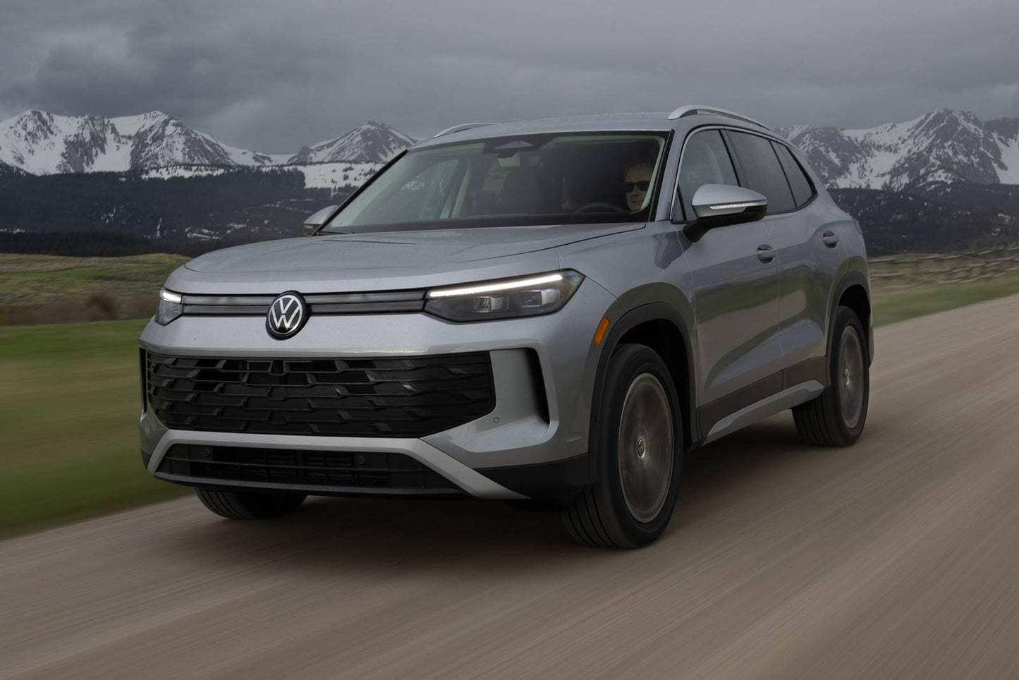 2025 Volkswagen Tiguan S 4dr SUV (2.0L 4cyl Turbo 8A)