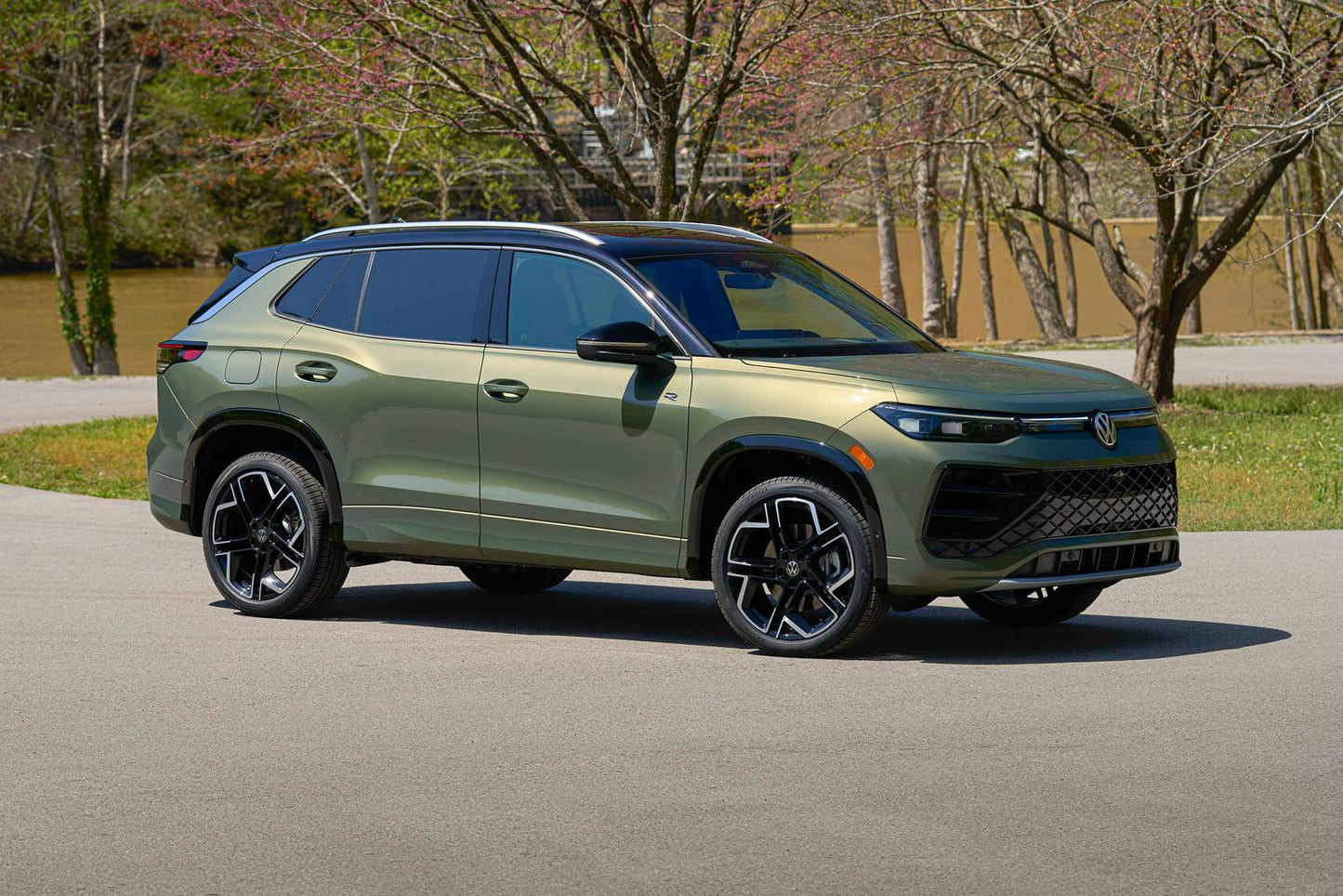 2025 Volkswagen Tiguan S 4dr SUV (2.0L 4cyl Turbo 8A)