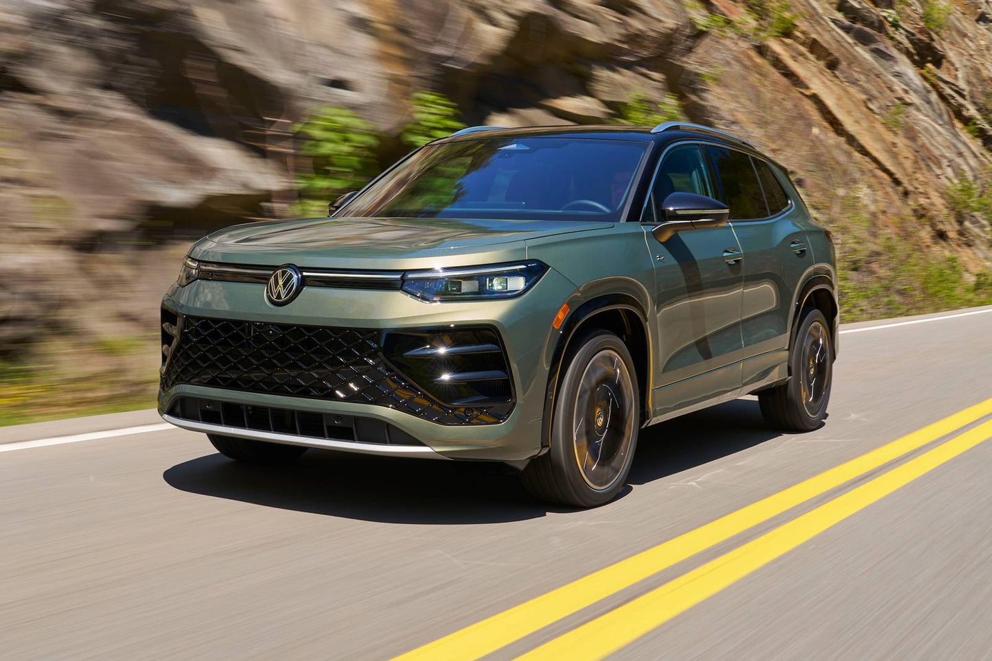 2025 Volkswagen Tiguan S 4dr SUV (2.0L 4cyl Turbo 8A)