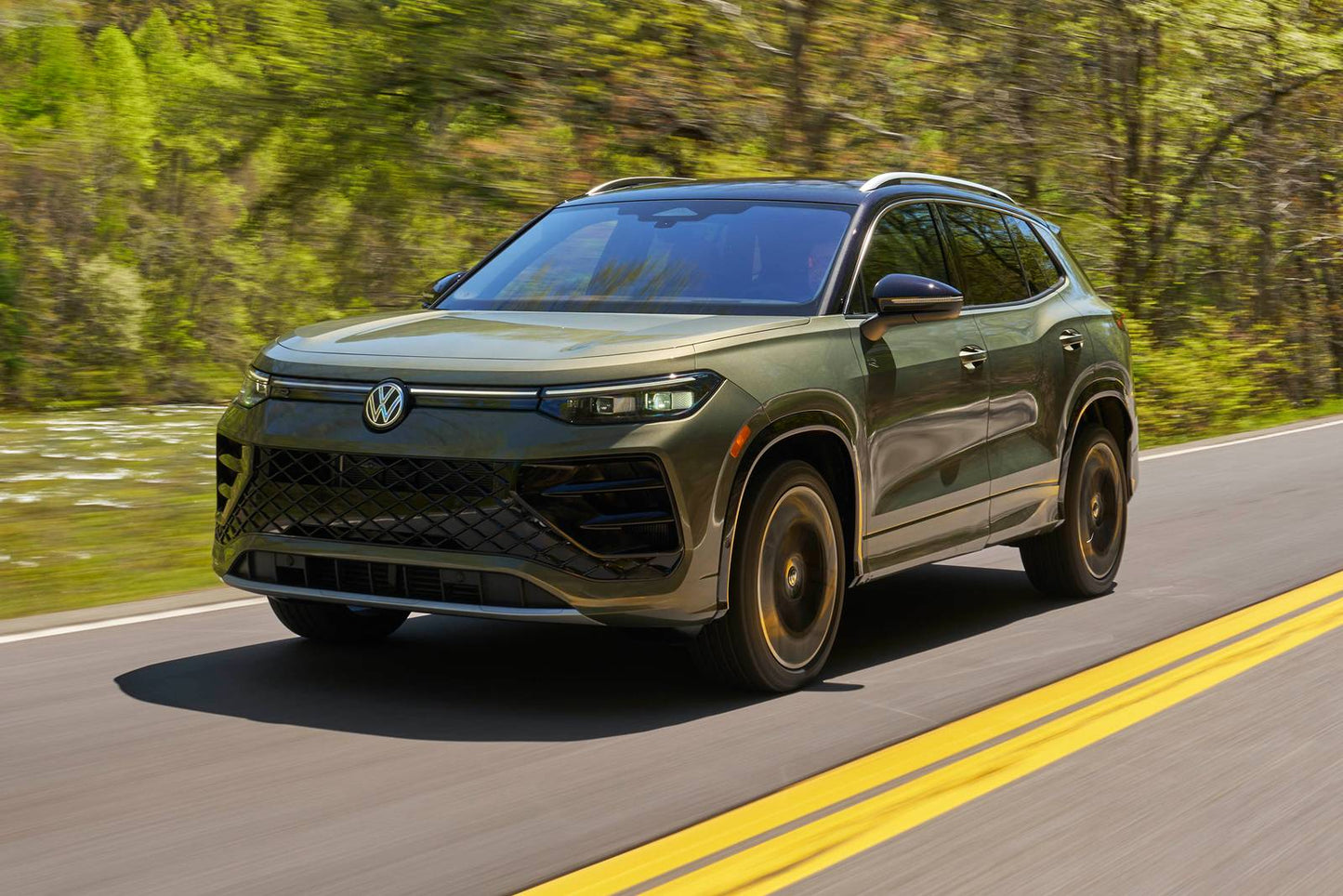 2025 Volkswagen Tiguan S 4dr SUV (2.0L 4cyl Turbo 8A)