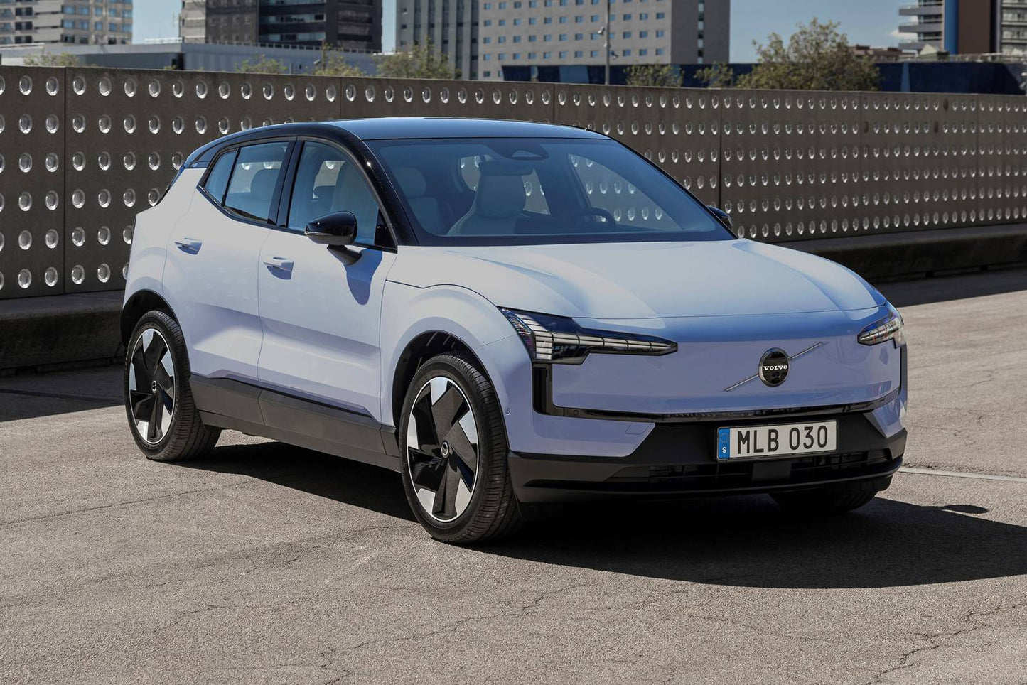 2025 Volvo EX30 Twin Motor Performance Ultra 4dr Hatchback AWD (electric DD)