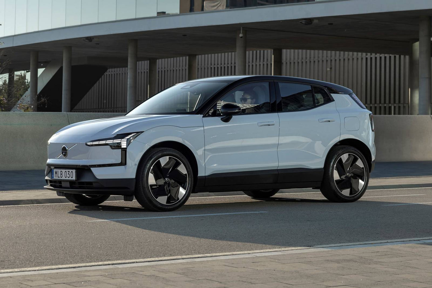 2025 Volvo EX30 Twin Motor Performance Plus 4dr Hatchback AWD (electric DD)