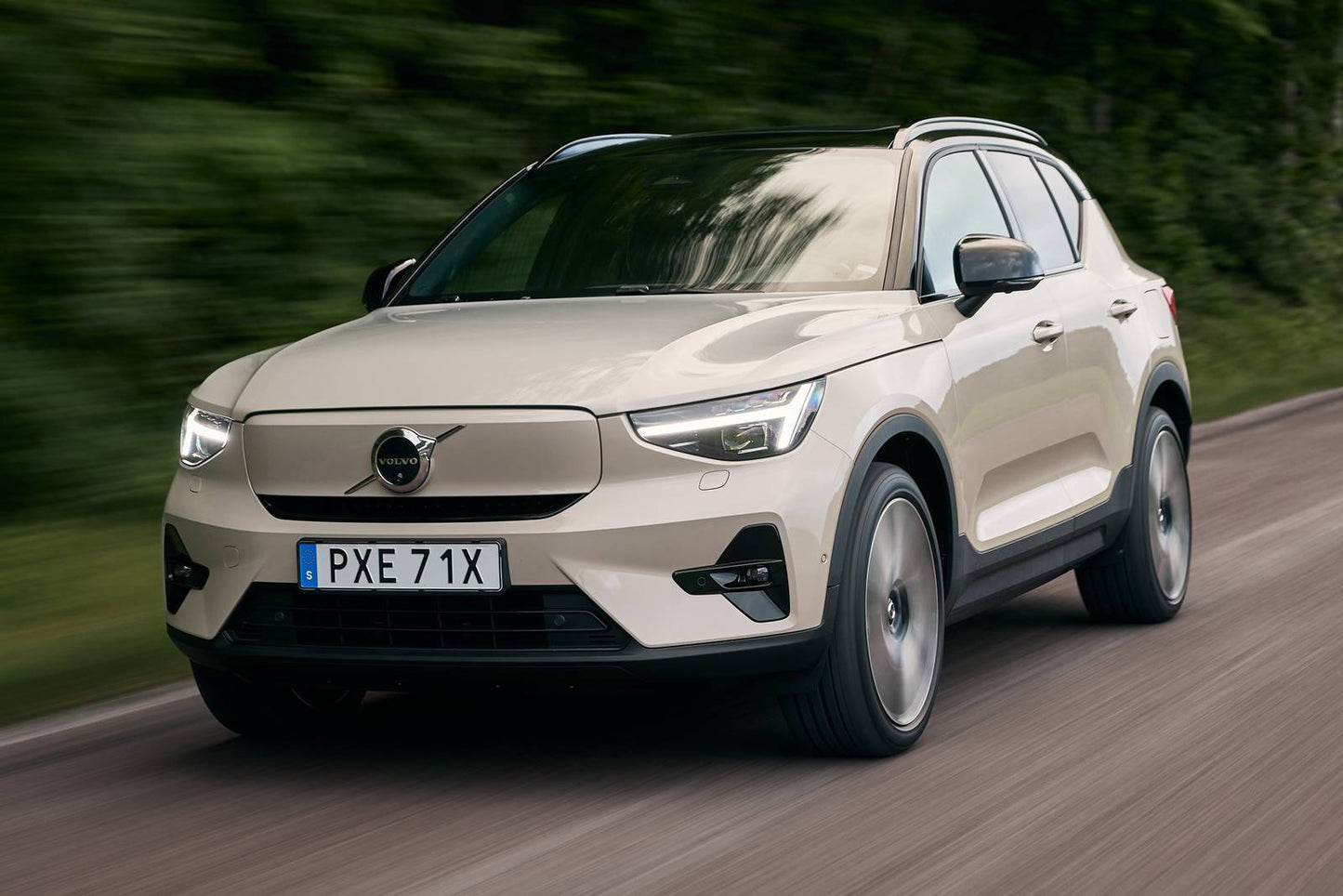 2025 Volvo EX40 Single Motor Core 4dr SUV (electric DD)