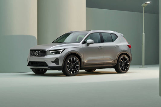 2025 Volvo XC40 B5 Core Bright 4dr SUV AWD (2.0L 4cyl Turbo gas/electric mild hybrid 8A)