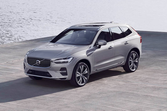 2025 Volvo XC60 T8 Core 4dr SUV AWD (2.0L 4cyl Turbo gas/electric plug-in hybrid 8A)
