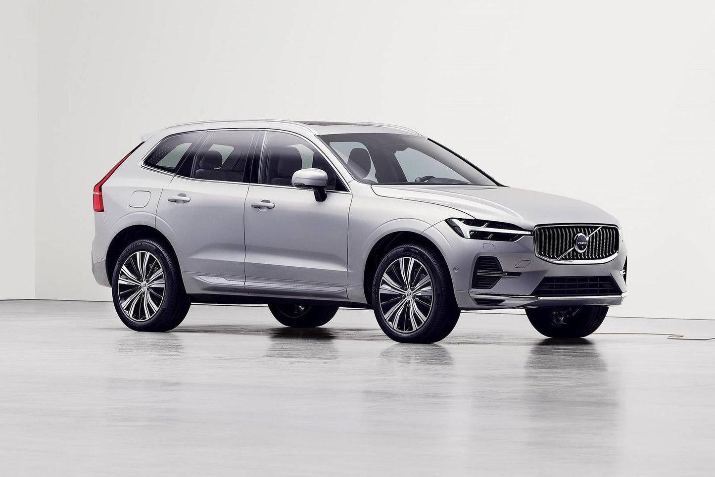 2025 Volvo XC60 B5 Ultra 4dr SUV AWD (2.0L 4cyl Turbo gas/electric mild hybrid 8A)