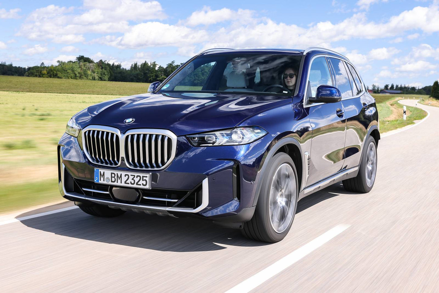 2026 BMW X5 M Competition 4dr SUV AWD (4.4L 8cyl Turbo gas/electric mild hybrid 8A)