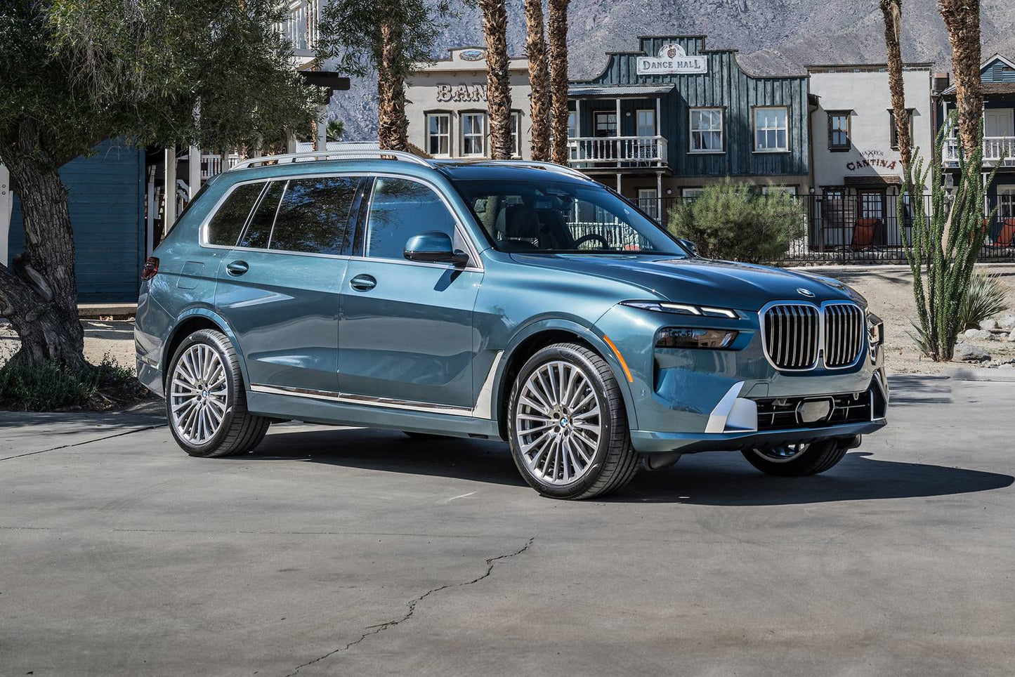 2026 BMW X7 xDrive40i 4dr SUV AWD (3.0L 6cyl Turbo gas/electric mild hybrid 8A)
