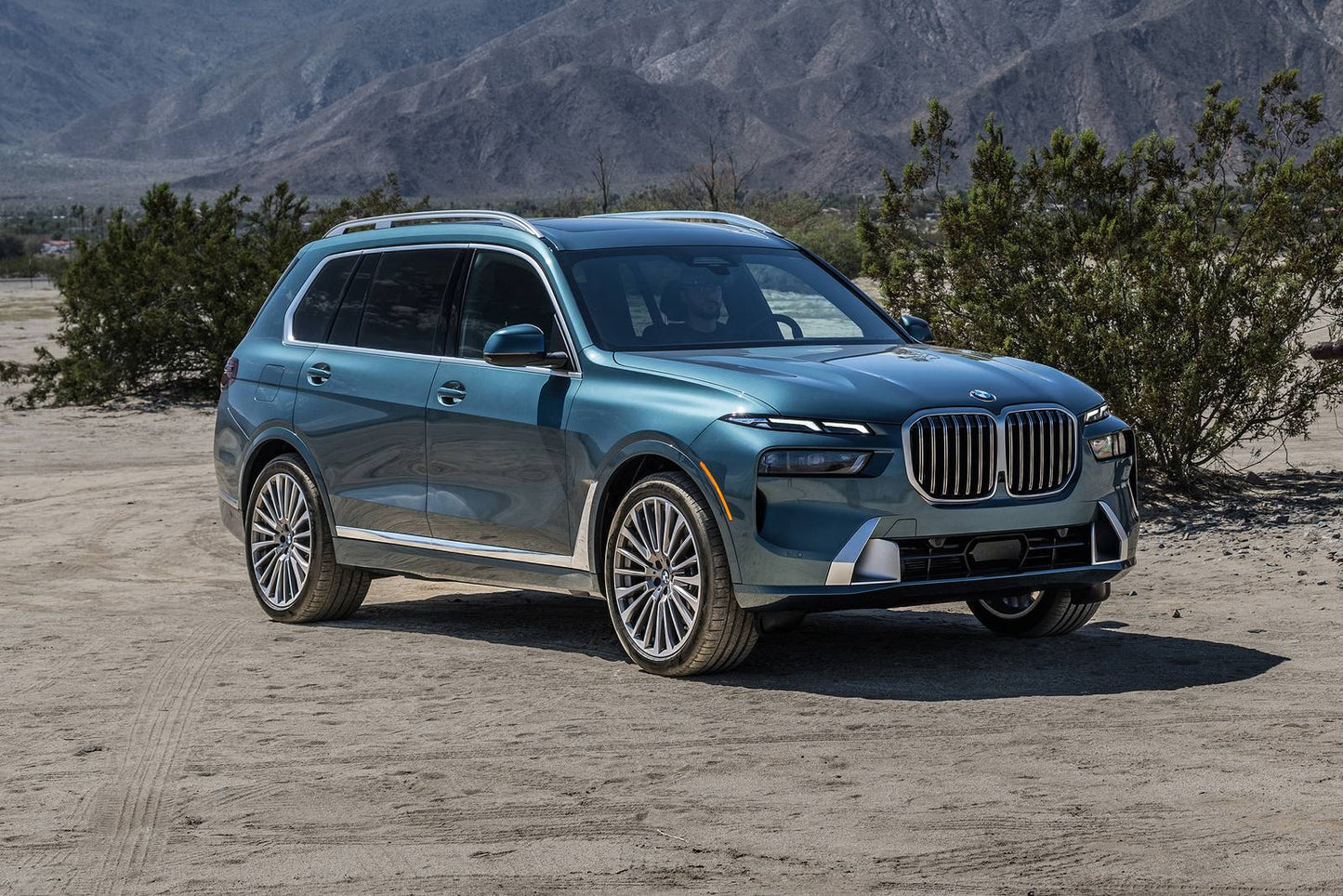 2026 BMW X7 xDrive40i 4dr SUV AWD (3.0L 6cyl Turbo gas/electric mild hybrid 8A)