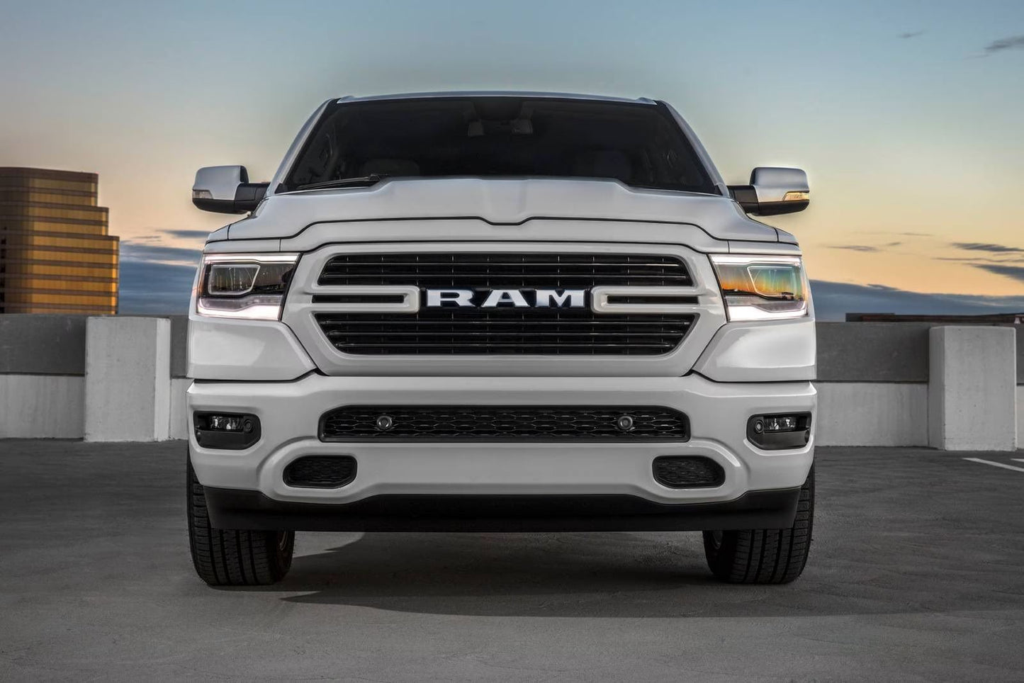 2024 Ram 1500 Tradesman 4dr Crew Cab 5.6 ft SB (3.6L 6cyl gas/electric mild hybrid 8A)